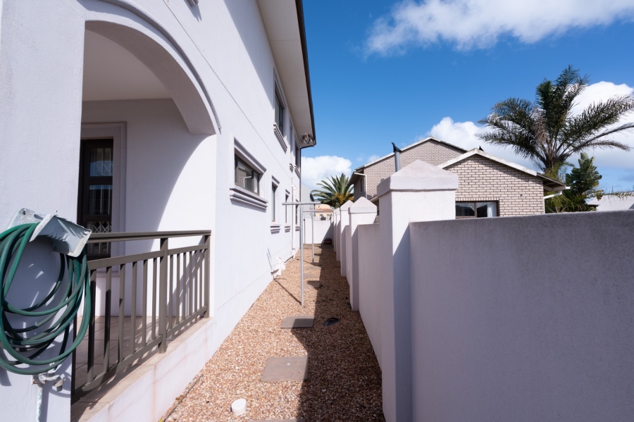7 Bedroom Property for Sale in Myburgh Park Western Cape